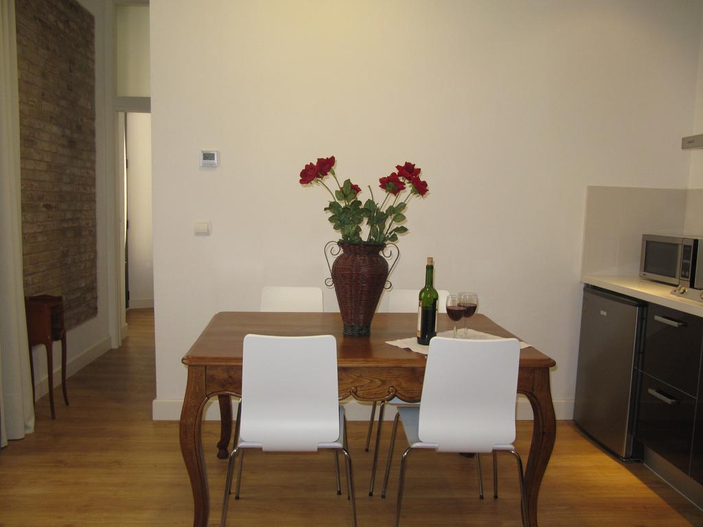 Life Apartments Alberto Lista Seville Exterior photo