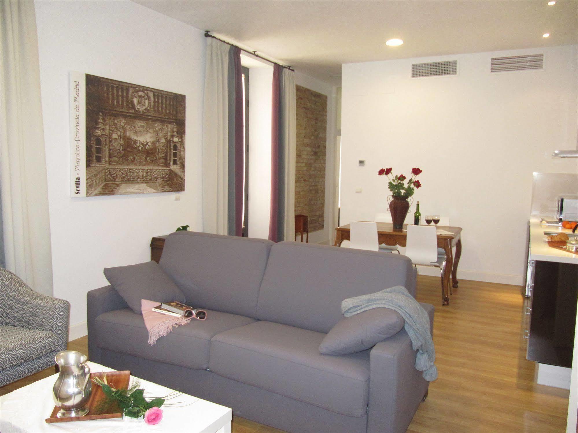 Life Apartments Alberto Lista Seville Exterior photo